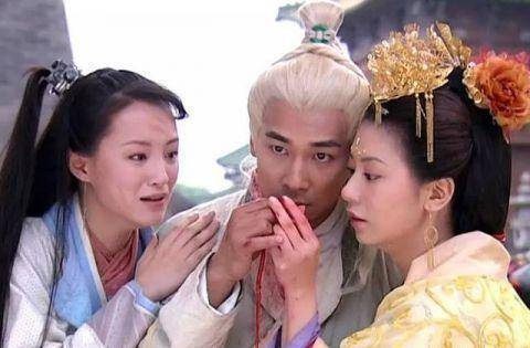 在《至尊红颜》,无论是民女时期活泼可爱,身材无城府的武媚娘,入宫