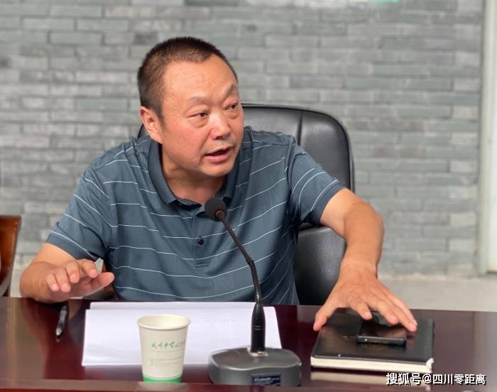 北川中学副校长邓家军作经验交流北川中学校长刘亚春讲话学习交流    