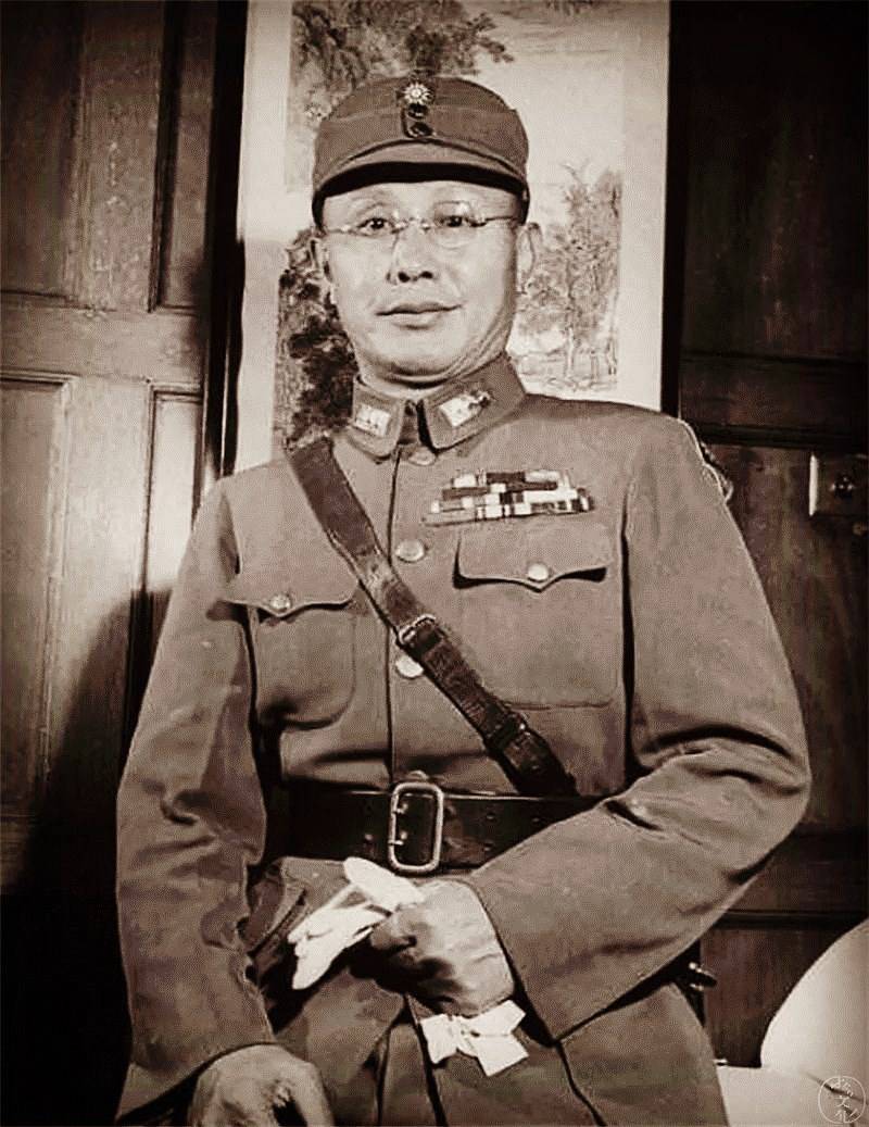 温碧霞丈夫的名字叫何祖光,民国名将何应钦的侄孙.