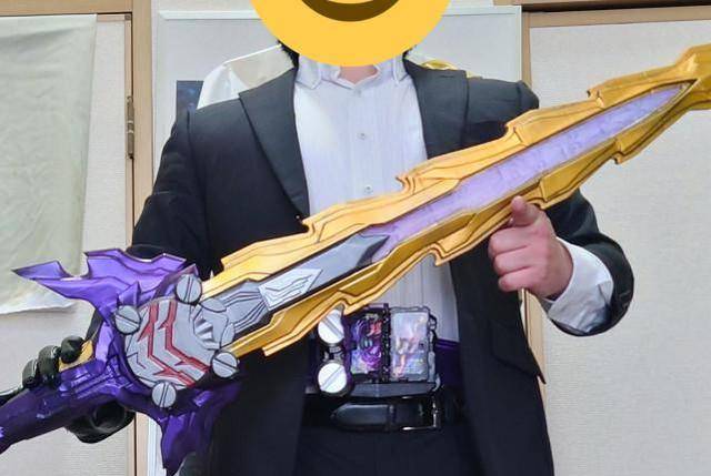 《假面骑士》csg泰坦剑发布,粉丝狂喜炫耀模型,模型店直接跑路_的武器