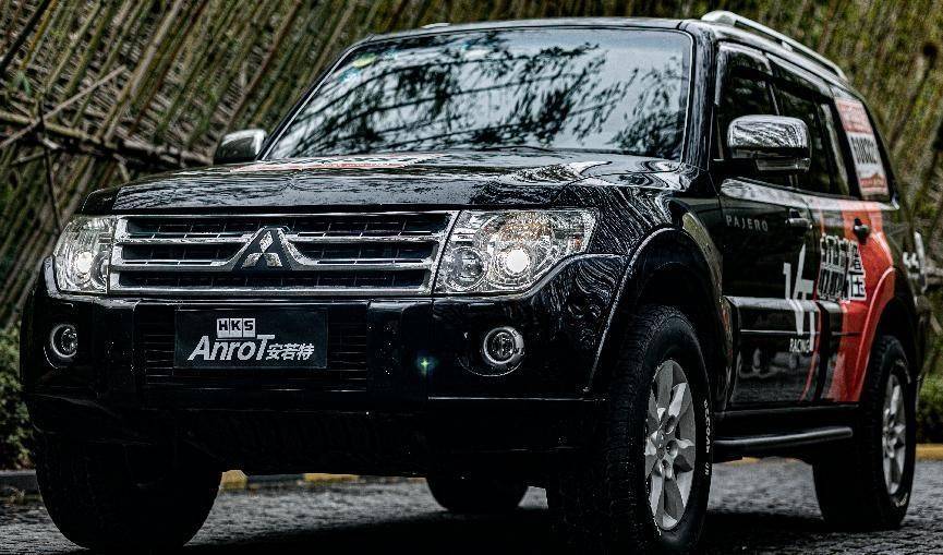 三菱帕杰罗 3.0l v6 俗称:山猫v93&机械增压