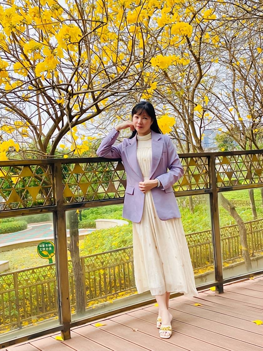 新人初入楼曾艳梅