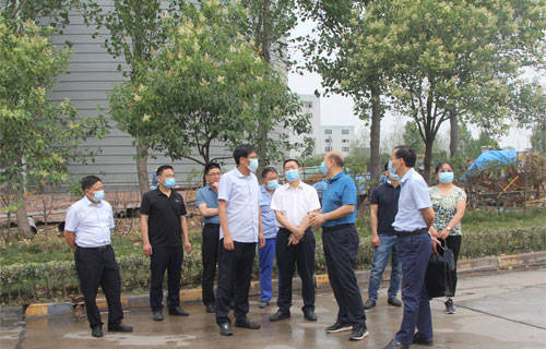 河南城建学院党委副书记许朝民带队到大地集团考察交流