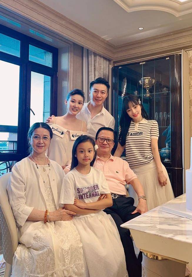 张伟欣_贾乃亮_杨二车娜姆