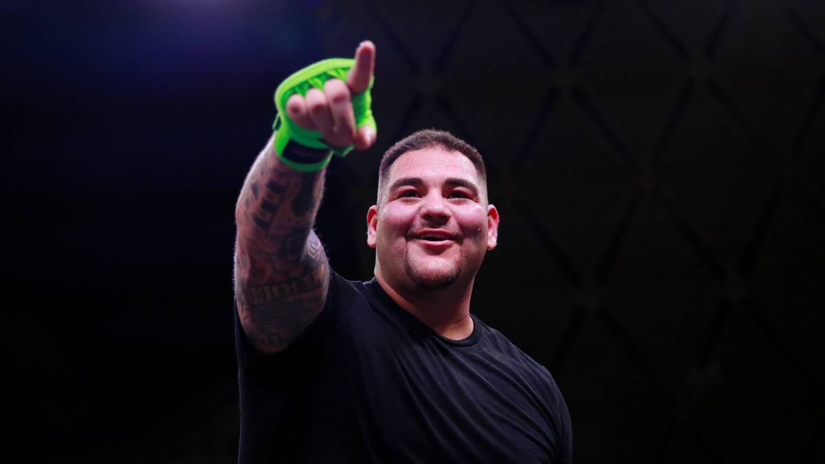 金刚奥蒂兹与小安迪·鲁伊兹的比赛被调整到了9月4日_进行_拳击_trill