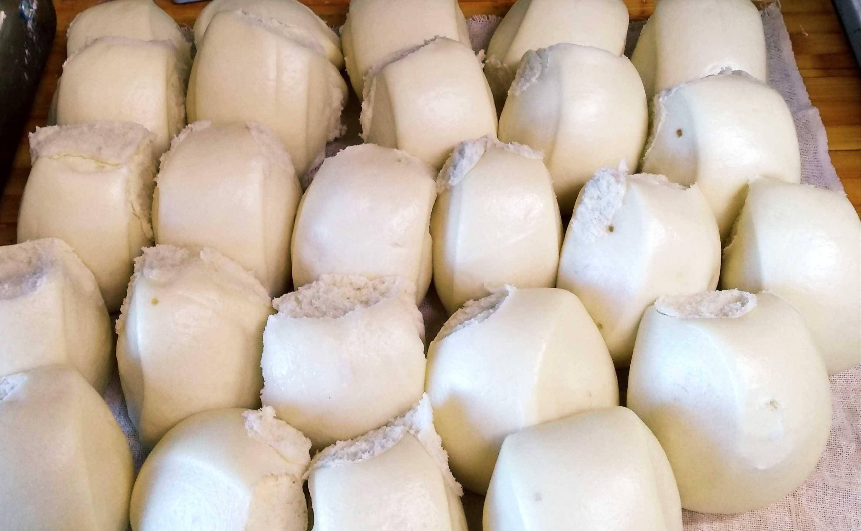 粉丝朋友问蒸包子馒头外皮有一层很厚的皮如何解决