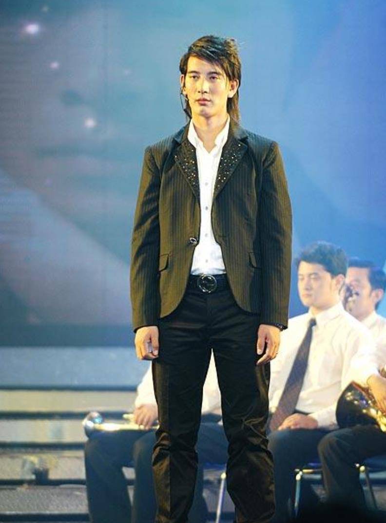 原创蒲巴甲21岁爆红让李小璐黄体酮破裂王欧叫他老公下跪梁洁