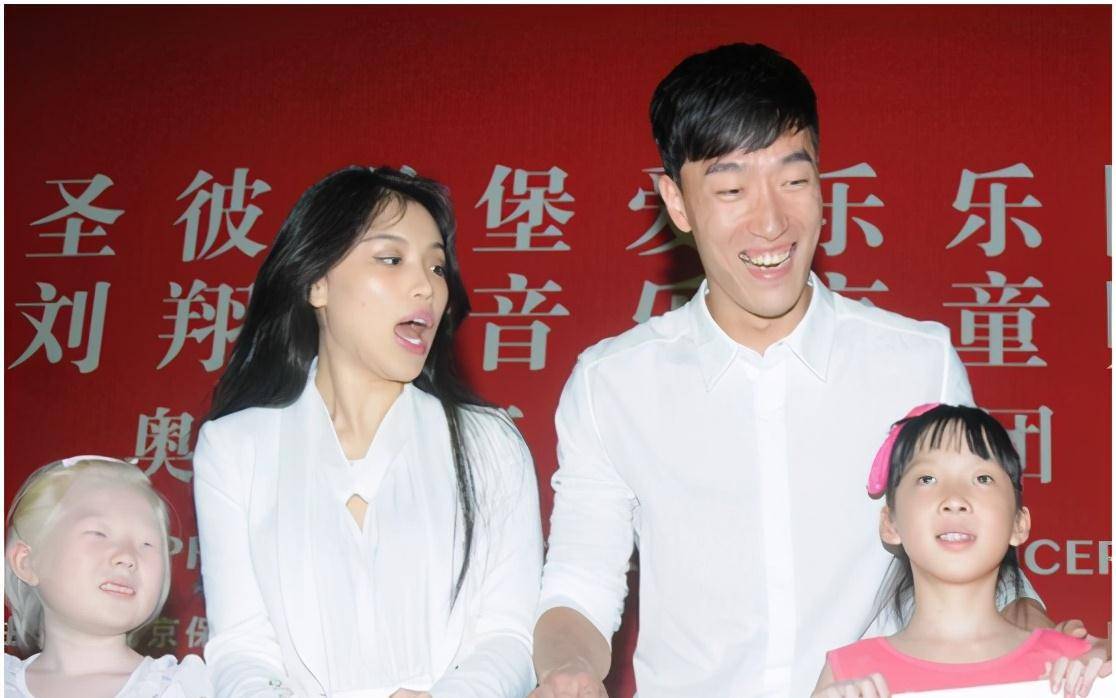 锥子脸尖鼻子抢镜,前夫刘翔还能认得出吗_郎平_感情_网友