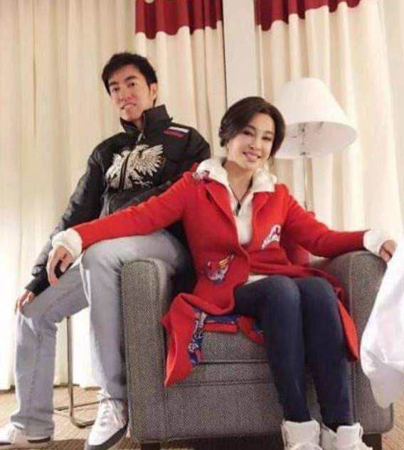 22年前,刘晓庆逃亡香港的96小时惊魂记_阿峰_刘晓红_因为