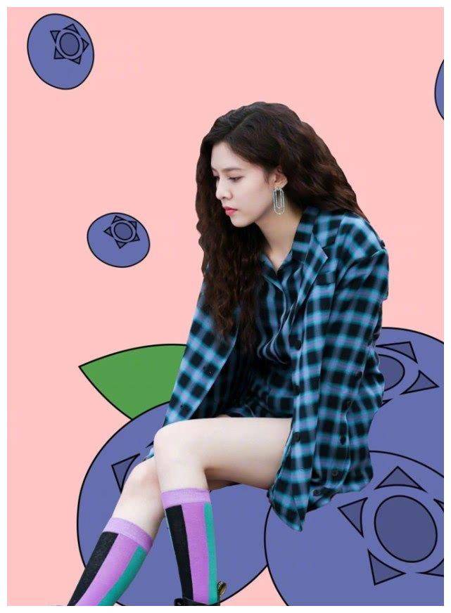 原创宋妍霏为了帅用西装裤搭配星球鞋结果惊艳不说还显腿长