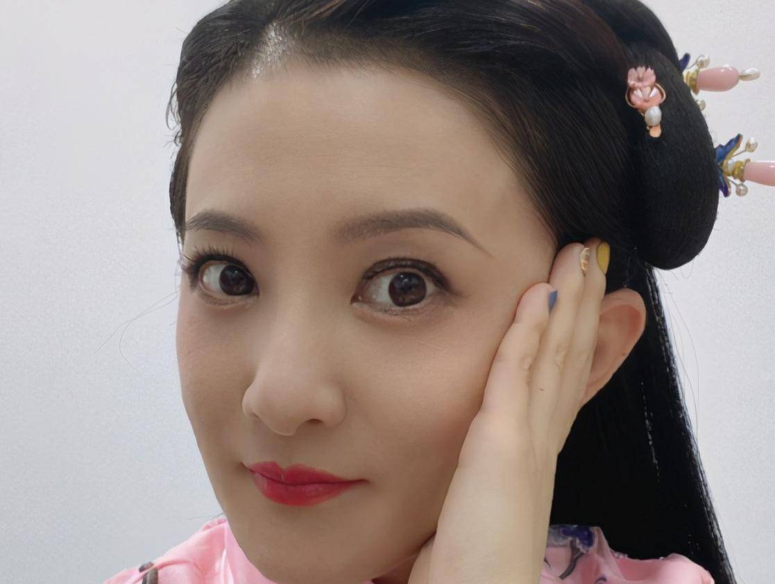 原创小婉君金铭9岁爆红撒贝宁曾发誓娶她40岁未结婚成遗憾