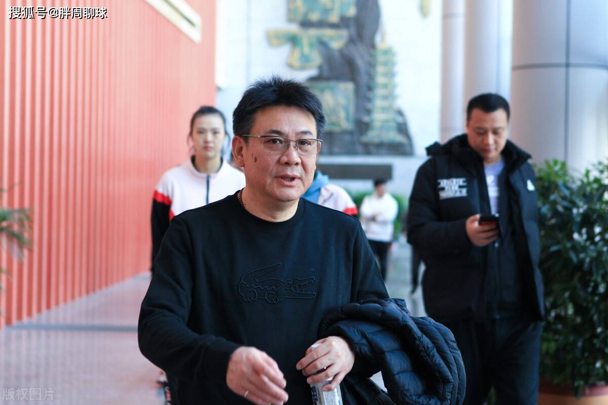前中国女排主帅李耀先离世,郎平蔡斌痛心,球迷沉痛哀悼_排球_比赛