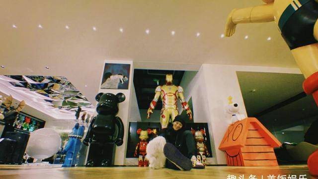 原创黄子韬豪宅内景曝光装修豪华内部有电梯手办多到堪比展览馆