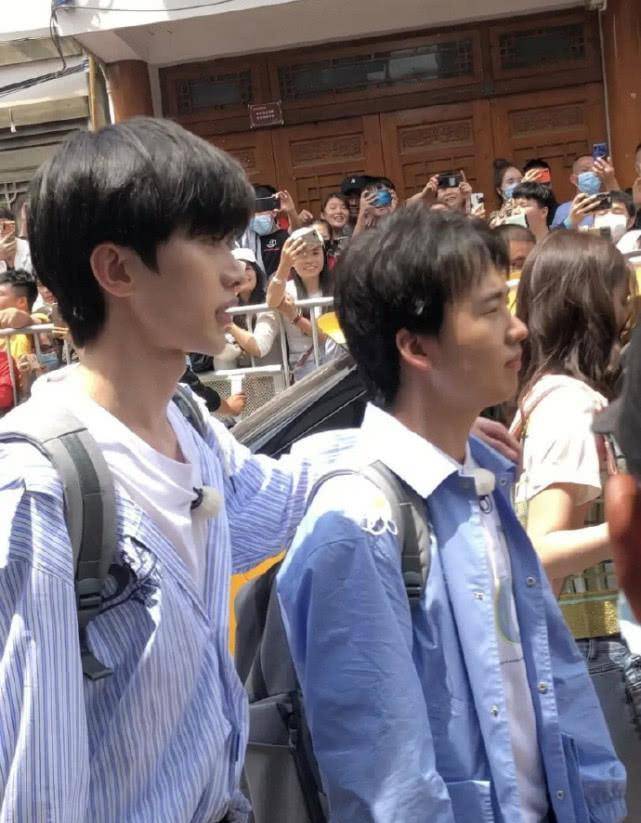 《奔跑吧》最新生图曝光,baby的腿太短,蔡徐坤颜值不如郭麒麟!