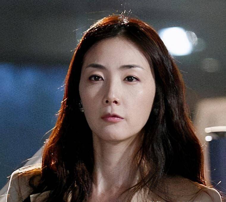 原创45岁的韩剧女王崔智友近况首度露面她不仅是迷人而且励志