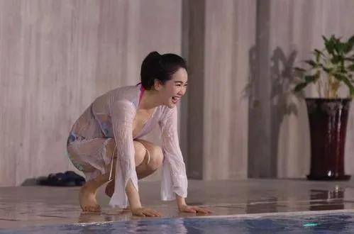 的"高光时刻",各个都是亮点十足,小花旦们自愧不如_左小青_身材_宁静