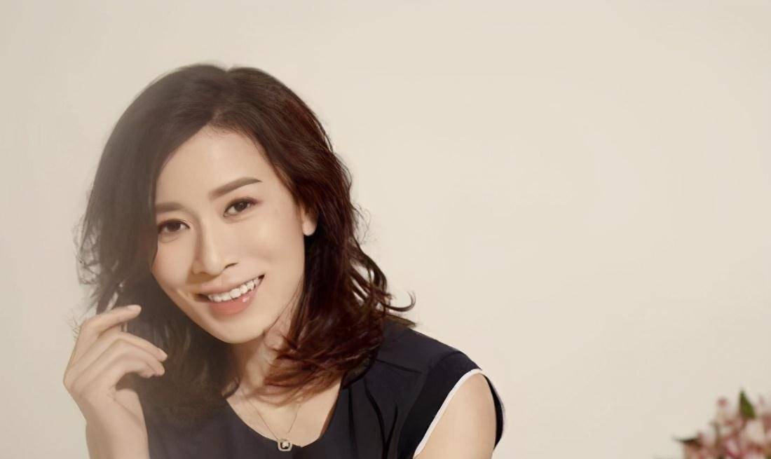 原创双料影后佘诗曼住月租29万豪宅却拒嫁豪门45岁仍单身