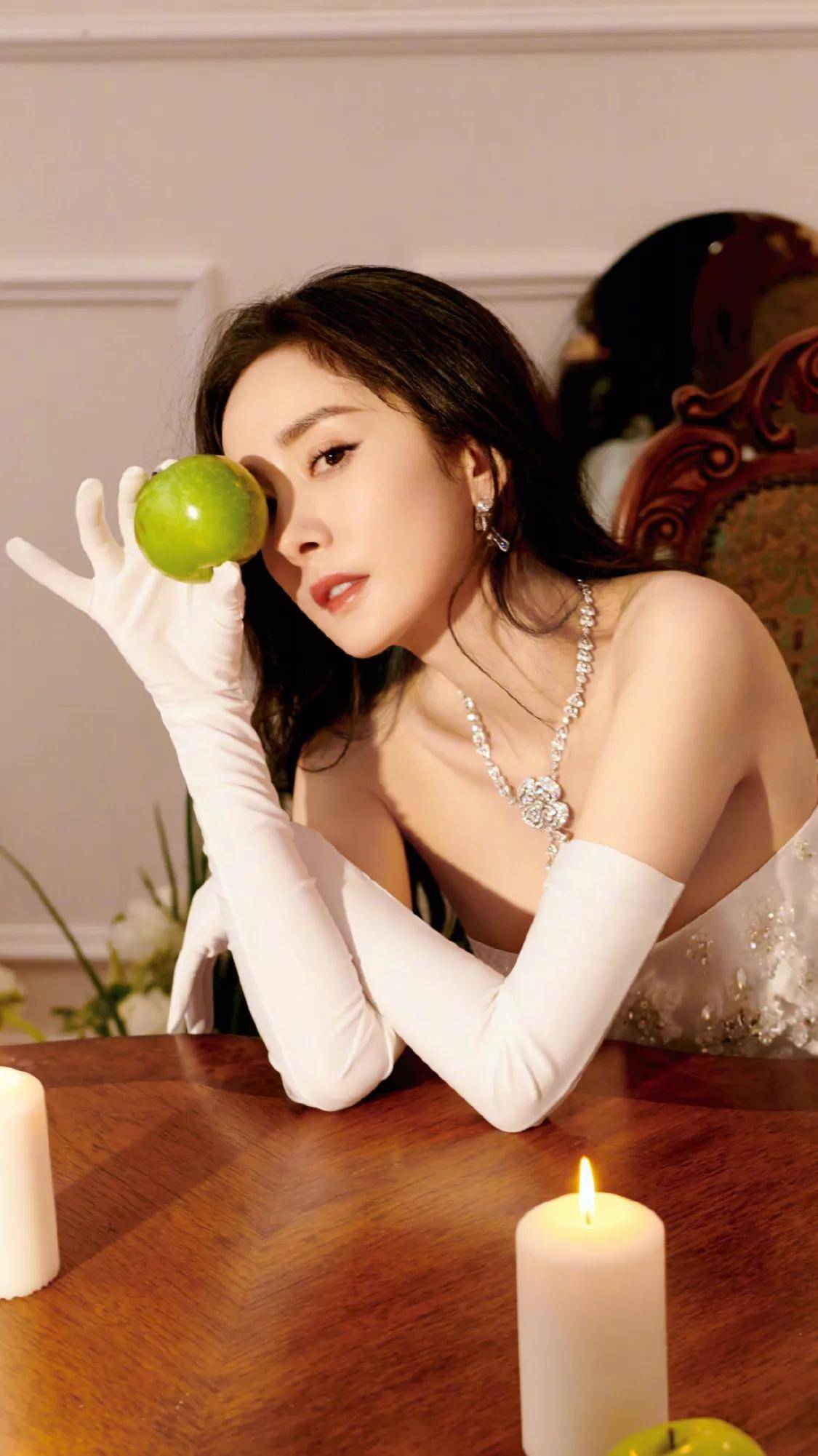 原创杨幂仙气萦绕自信优雅与生俱来的无限魅力真实存在