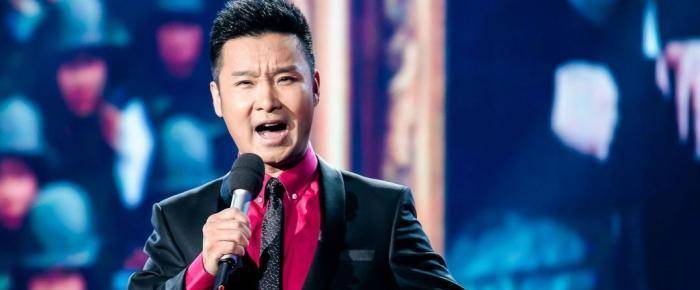 原创歌唱家刘和刚豪宅曝光二层楼还自带院子爸爸却在小区看大门