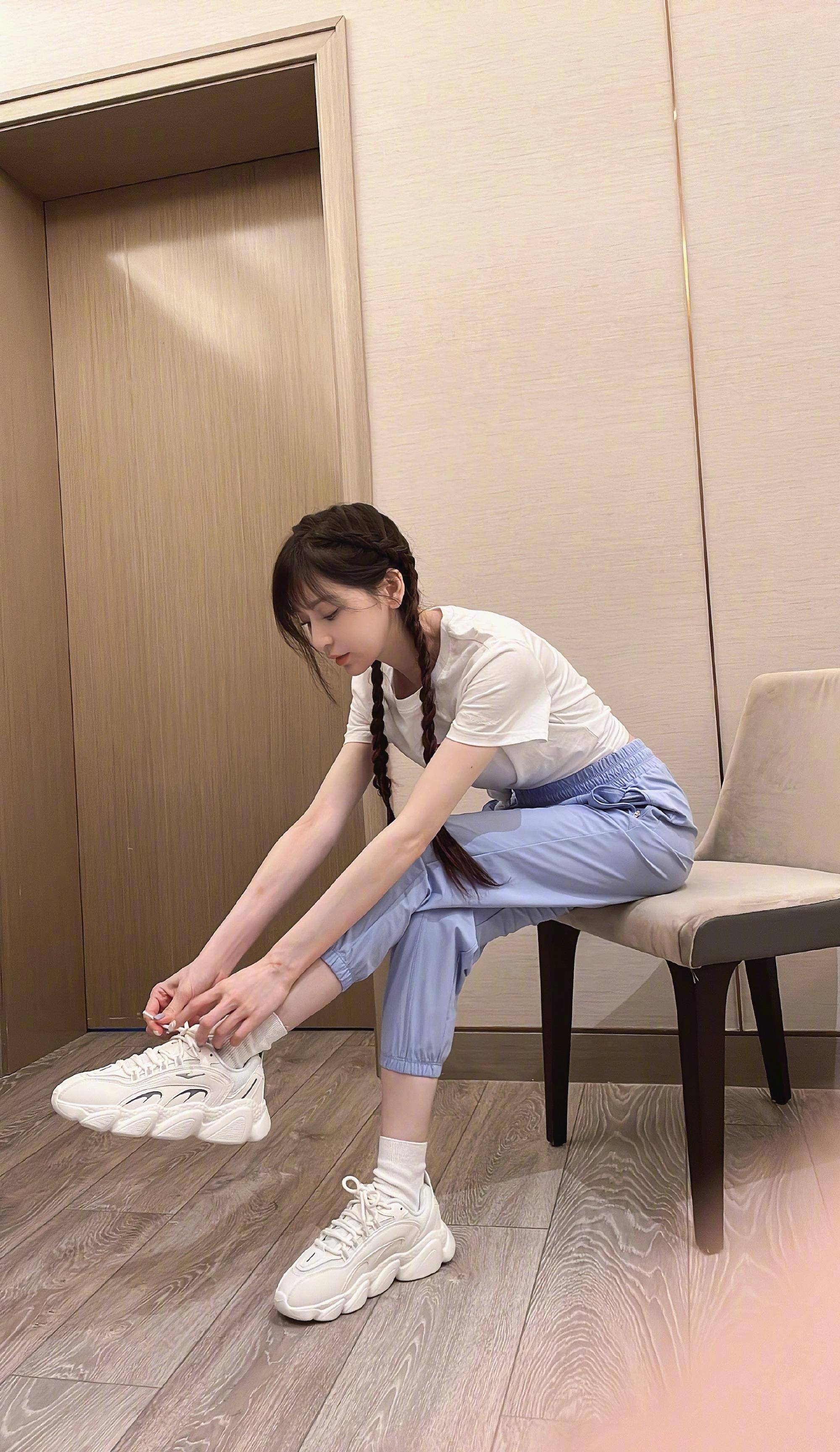 王心凌翻牌鸿星尔克国货之光再次爆火吴总正在谈合作