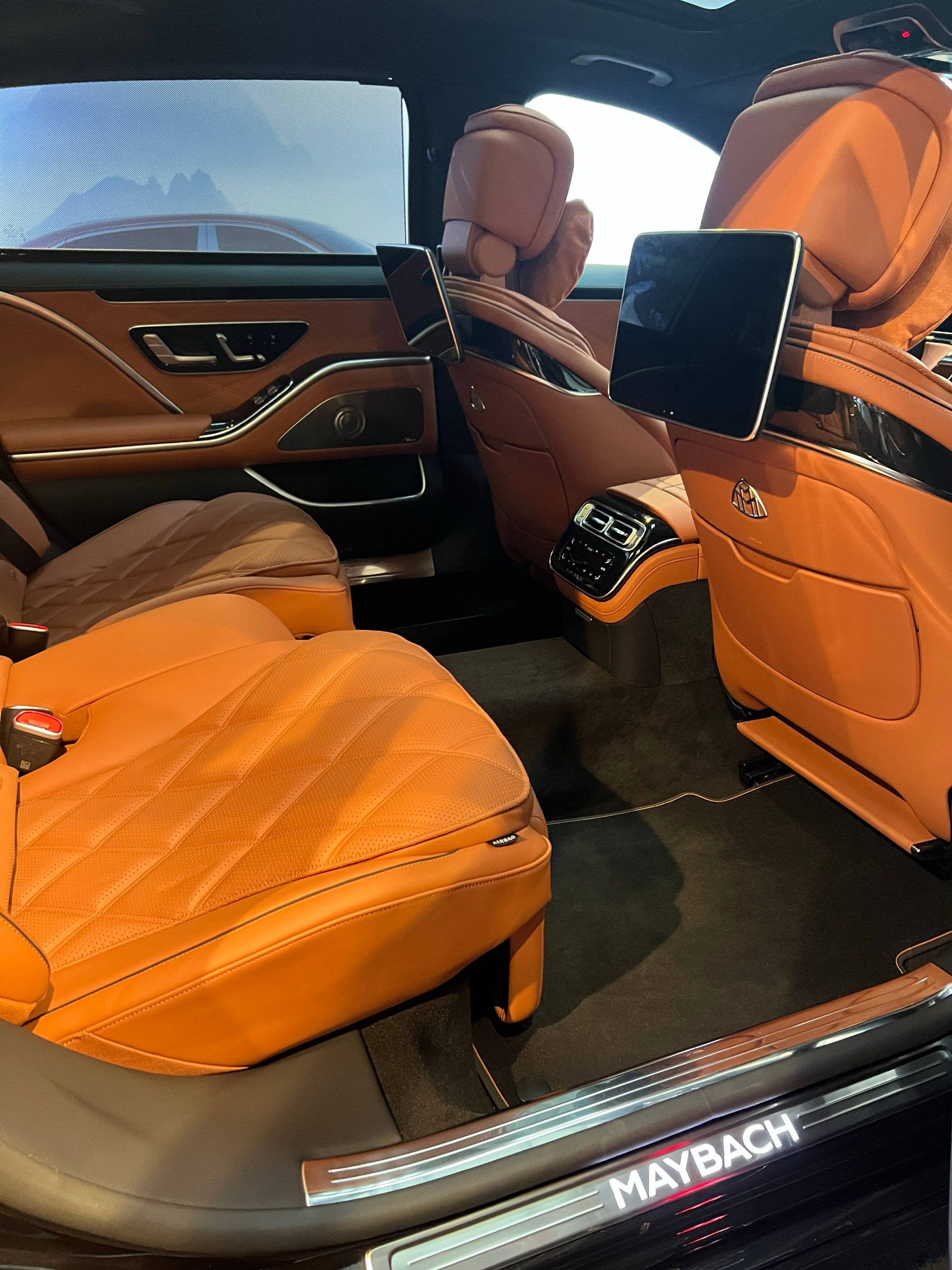 你想把最舒适的位置留给谁北京奔驰4s店迈巴赫s580s480676767