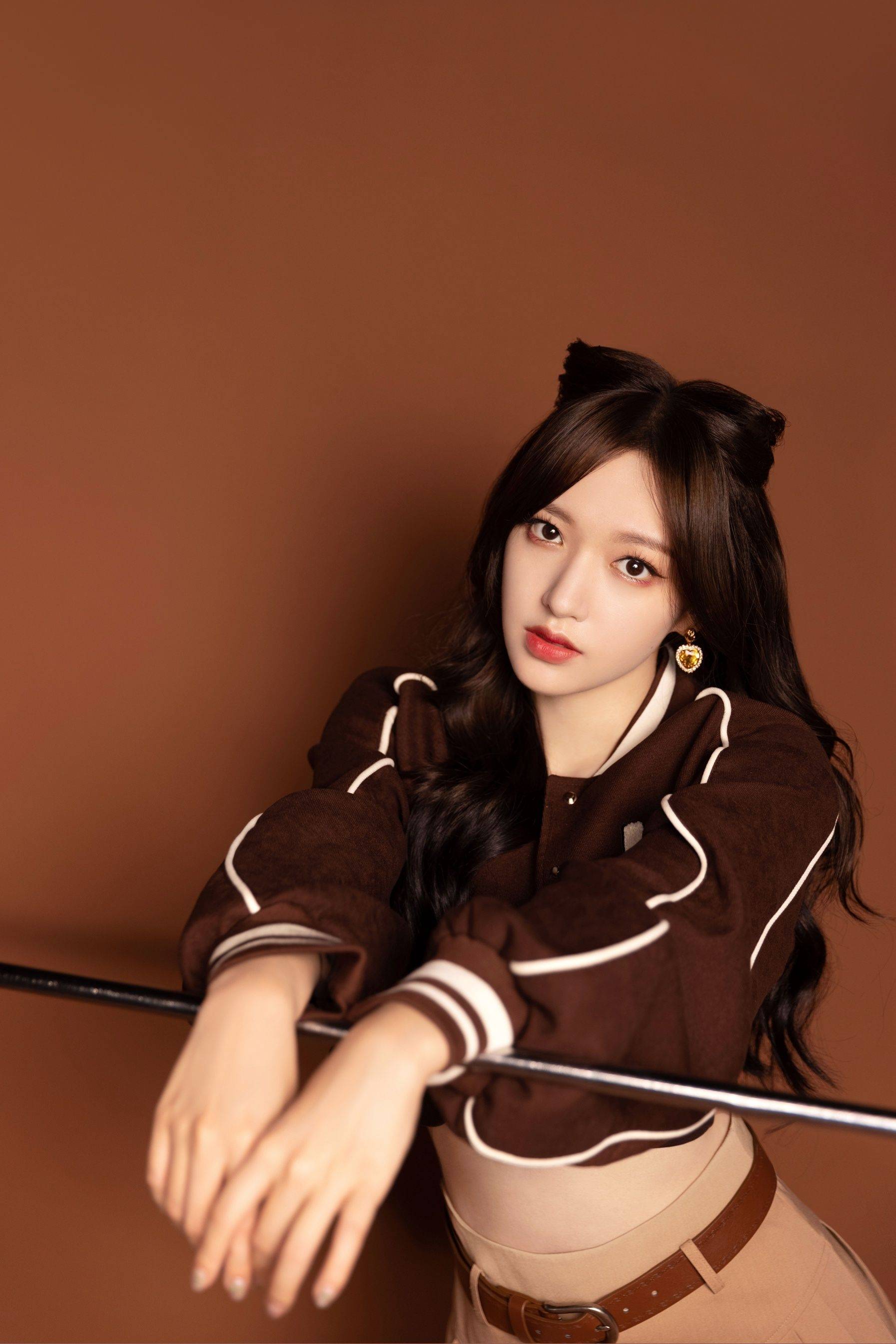 程潇百褶裙大长腿性感写真