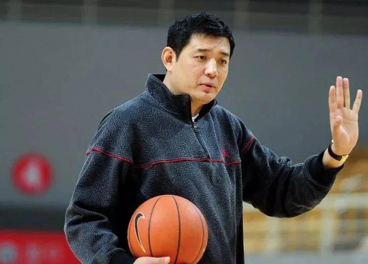 巩晓彬丁彦雨航睢冉他们三人之间的关系