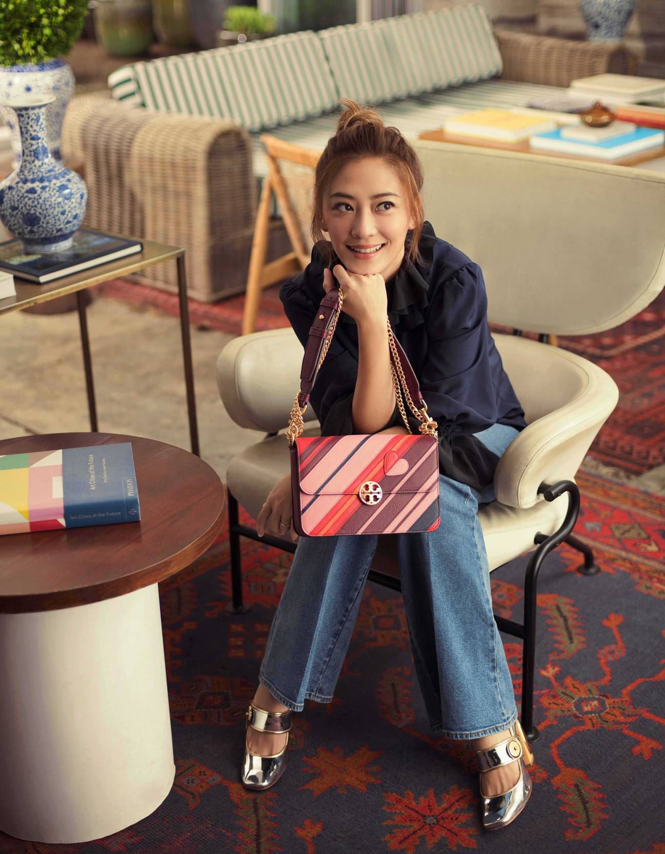 应采儿，1983年5月20日出生于台省台北市。2001年，参演个人首部电影《全职