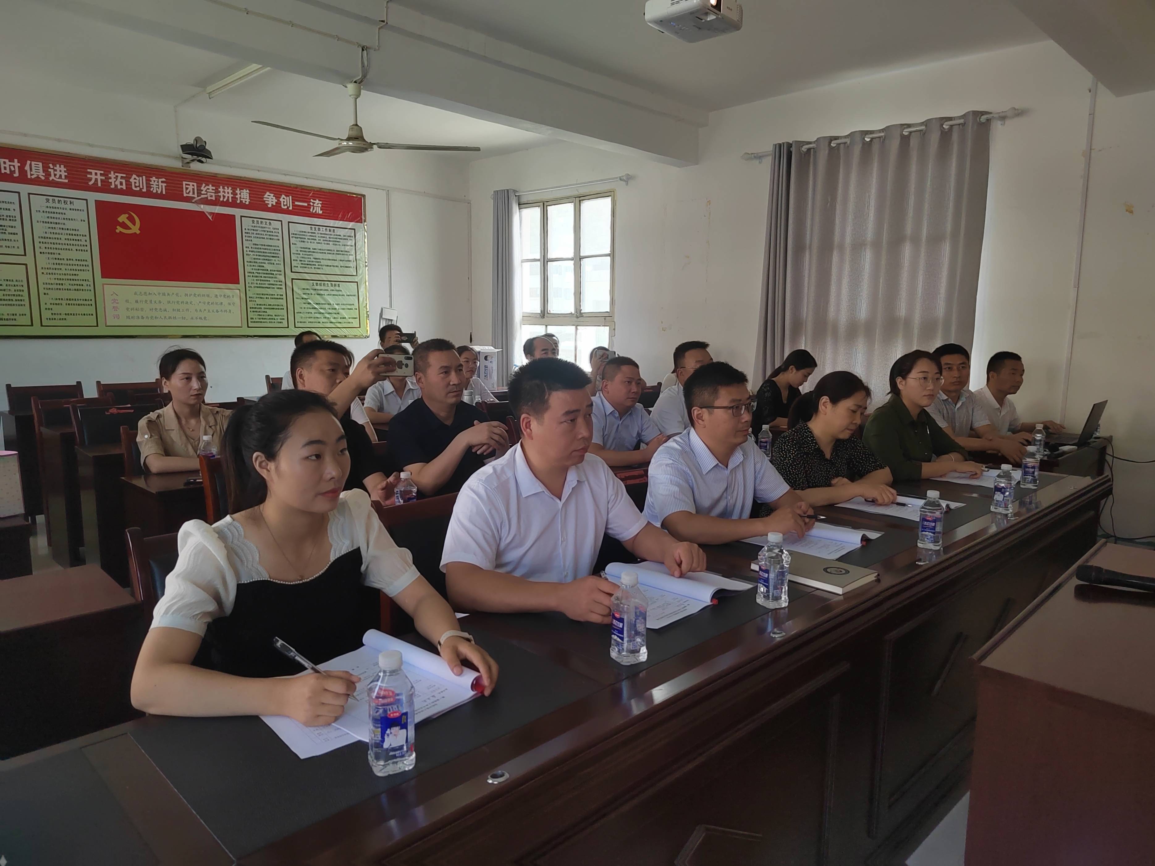 旬阳市双河镇中心学校奏响师德心语弘扬最美师魂