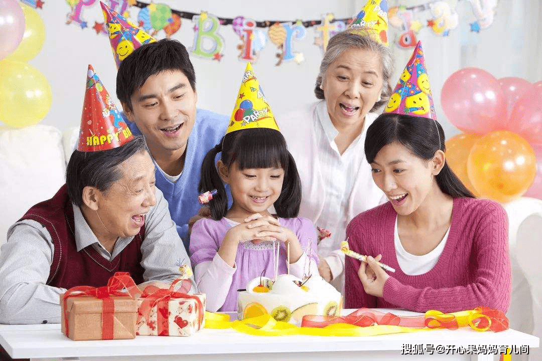 意义2:让孩子懂得爱与感恩有人说:孩子的出生日,就是母亲的受难日.