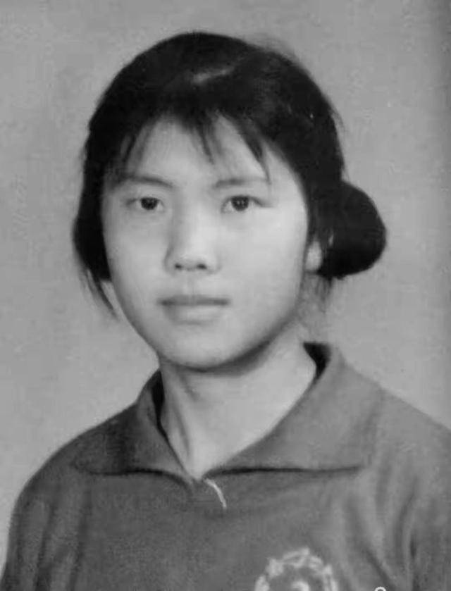 一个大学生,葬礼头一天一个学生没来,丈夫泣不成声_妈妈_刘慧芬_红梅