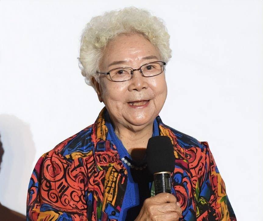 "白毛女"田华:五年失去4位至亲,儿子去世当天她还在外当评委_苏凡_剧