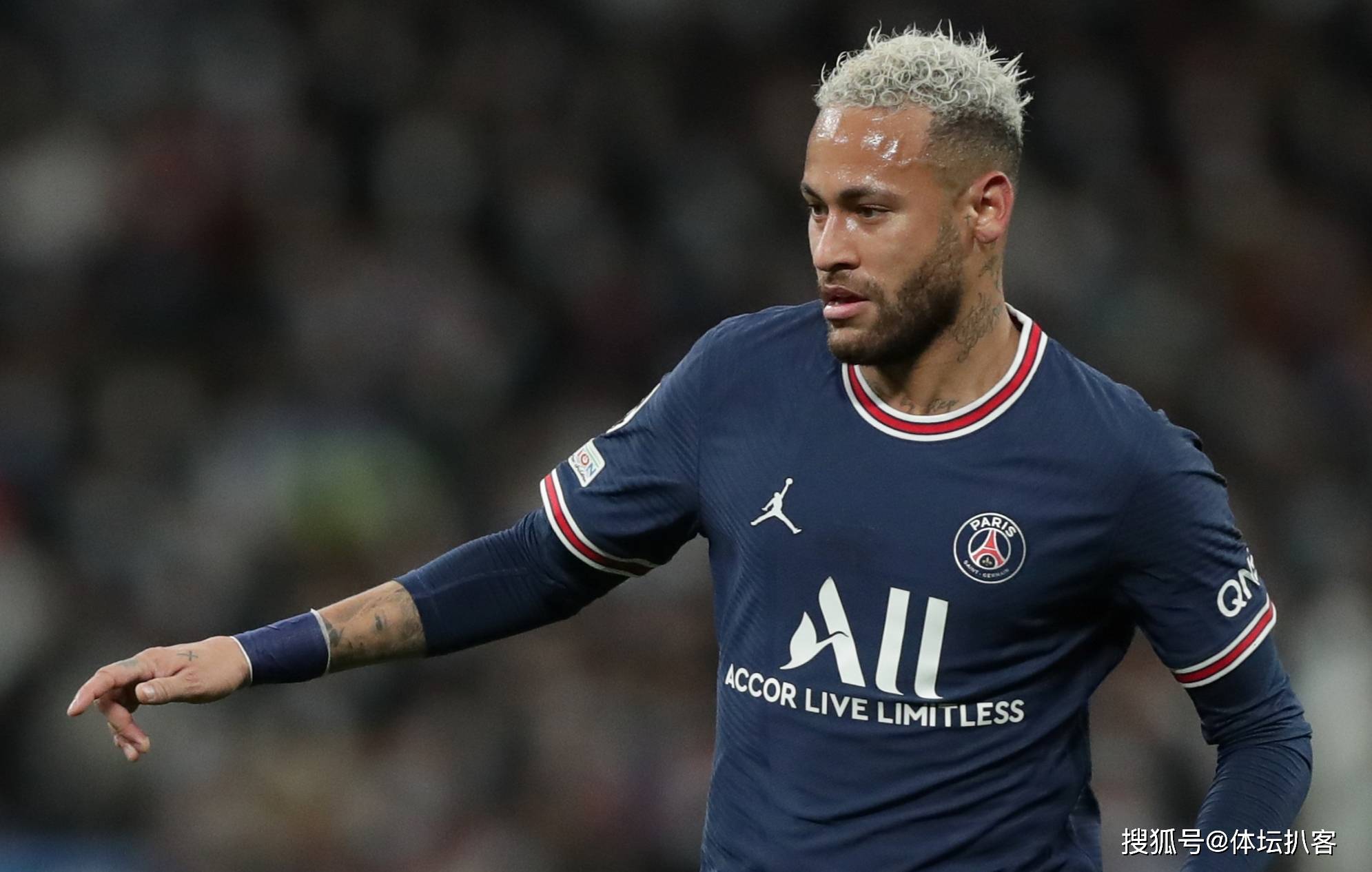 5000万欧元被巴萨拒绝后内马尔父亲与皇马会面愿意降薪加盟