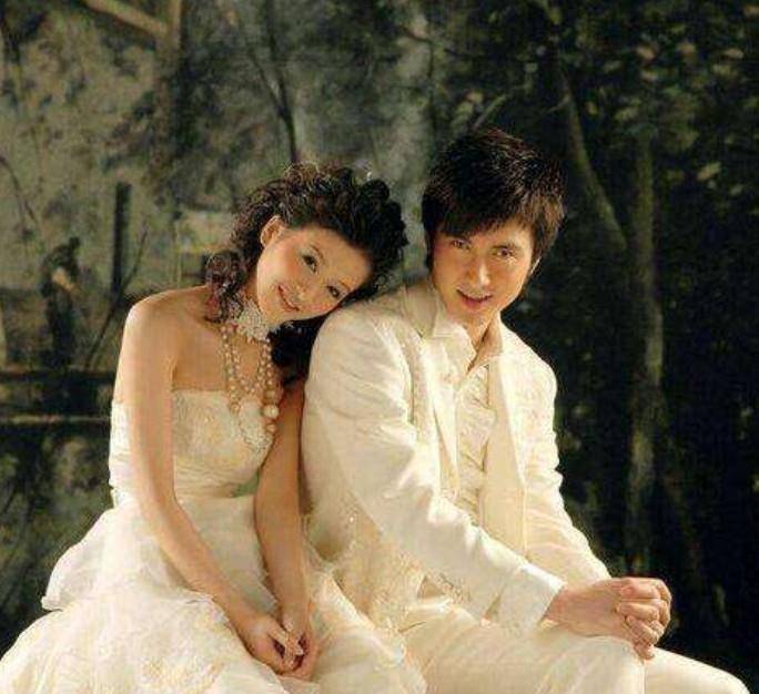 原创19岁成影楼一哥杨幂力捧8年如今37岁成当红小生