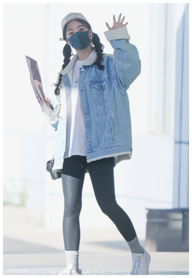 她是火箭少女里面最低调的,穿人人嫌丑的保暖袜,却凹成最美c位_袜子