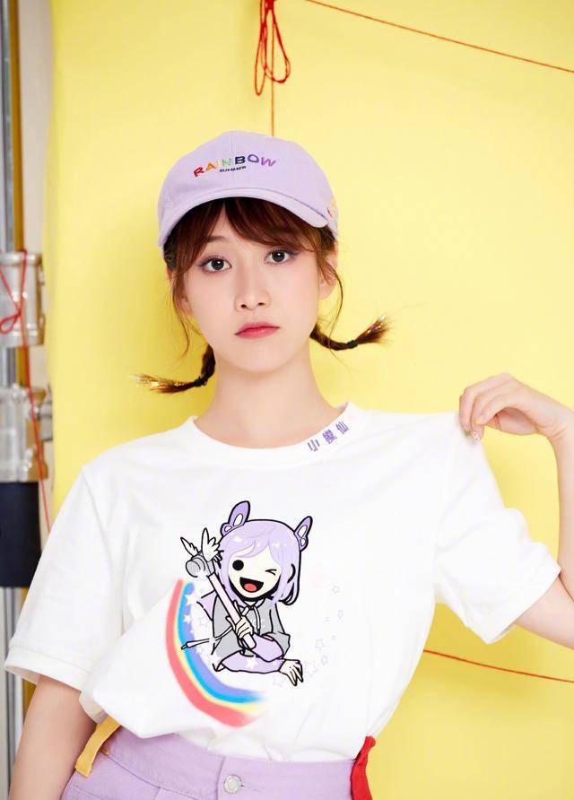 原创严莉莉长大了还穿魔仙服一身紫色穿搭颜值没变好甜美