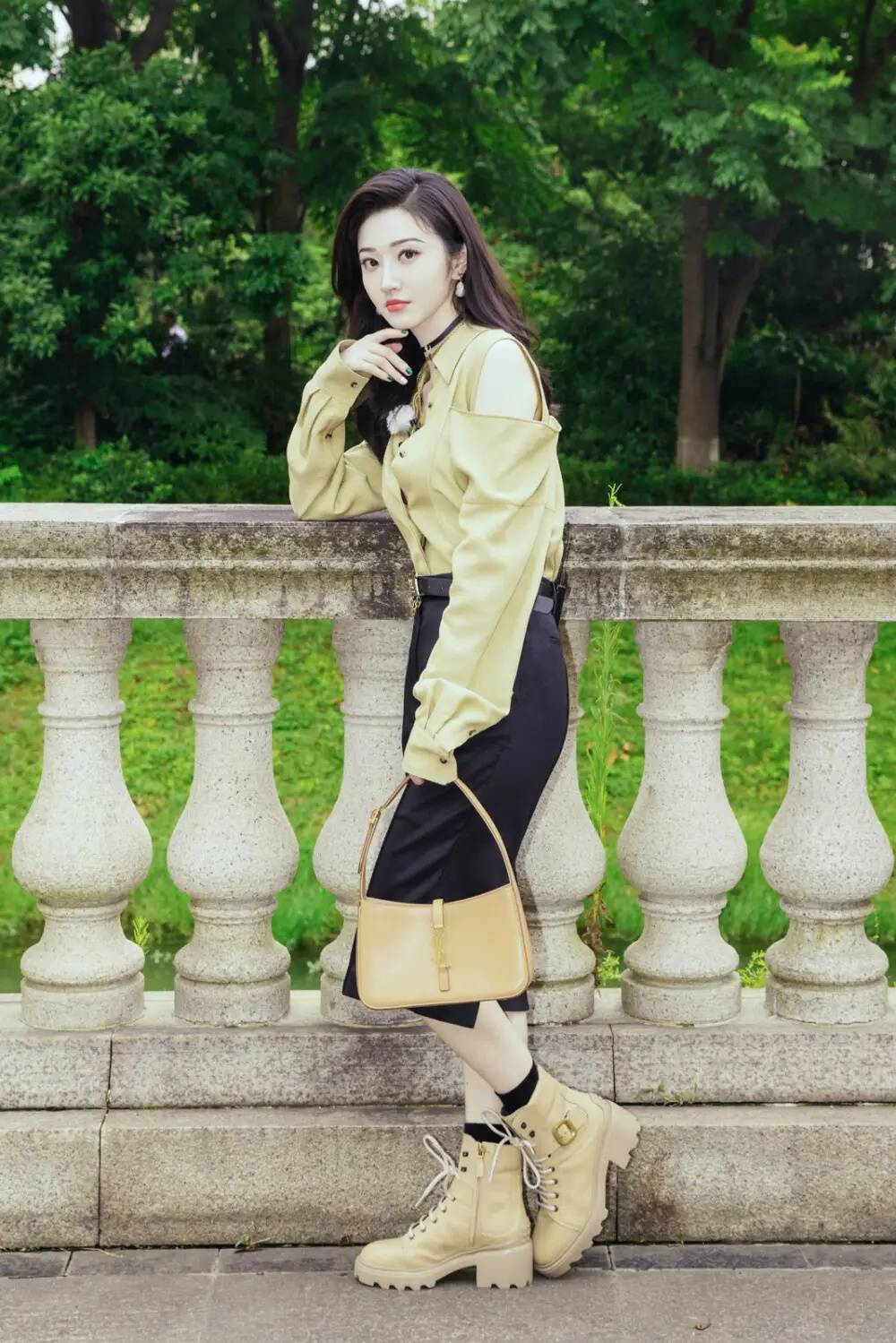 原创乐游原路透曝光景甜女扮男装造型唯美网友热议不断