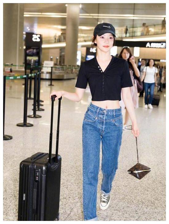 原创袁姗姗用实力捍卫腰精称号穿露脐上衣大秀小蛮腰马甲线无敌啦