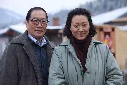 车晓隐藏了38年的父亲原来是亮剑里的他难怪不公开