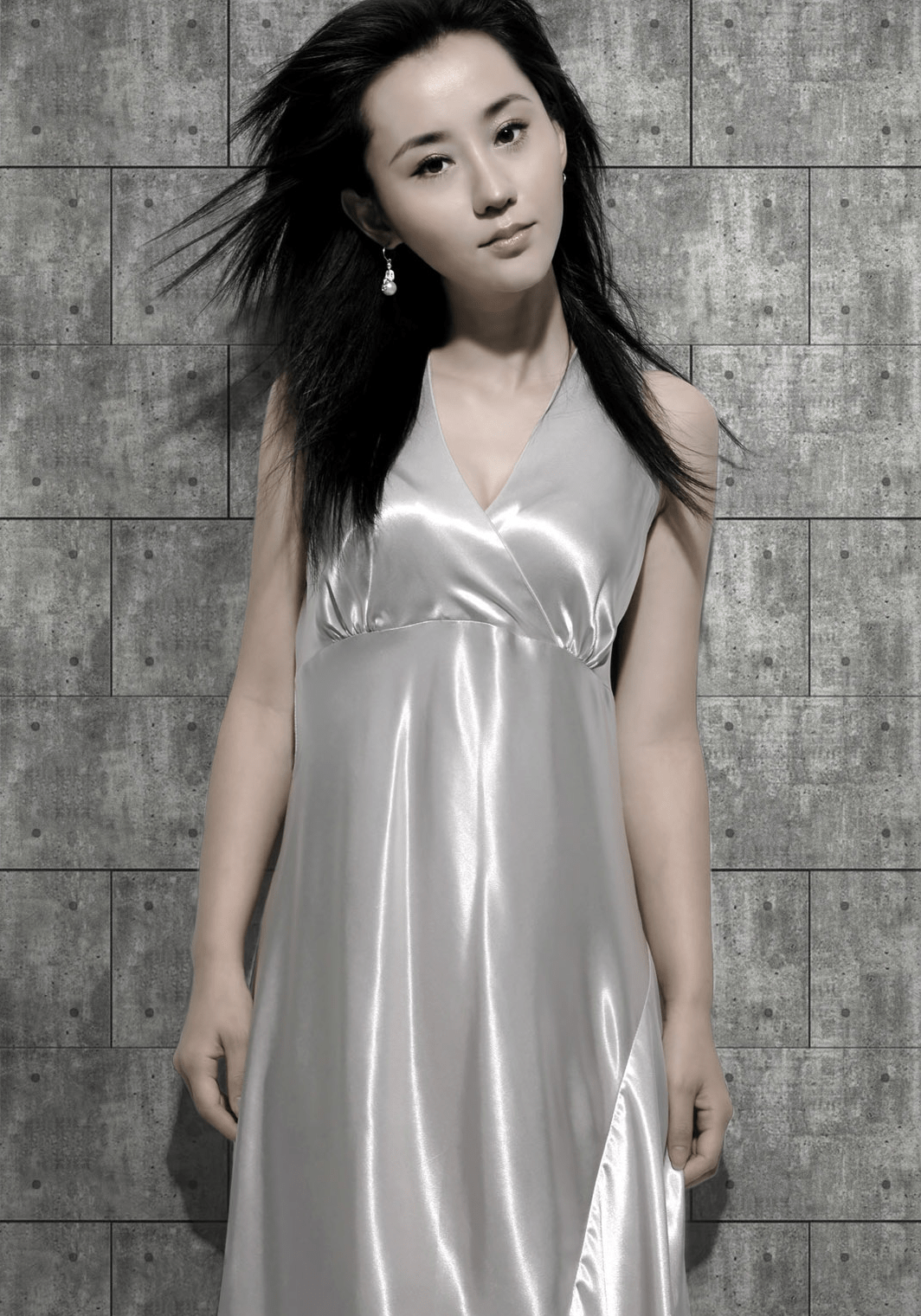 刘懿作为演员而言,肯定算不上什么成功,先后在《爱的代价》《炊事班的