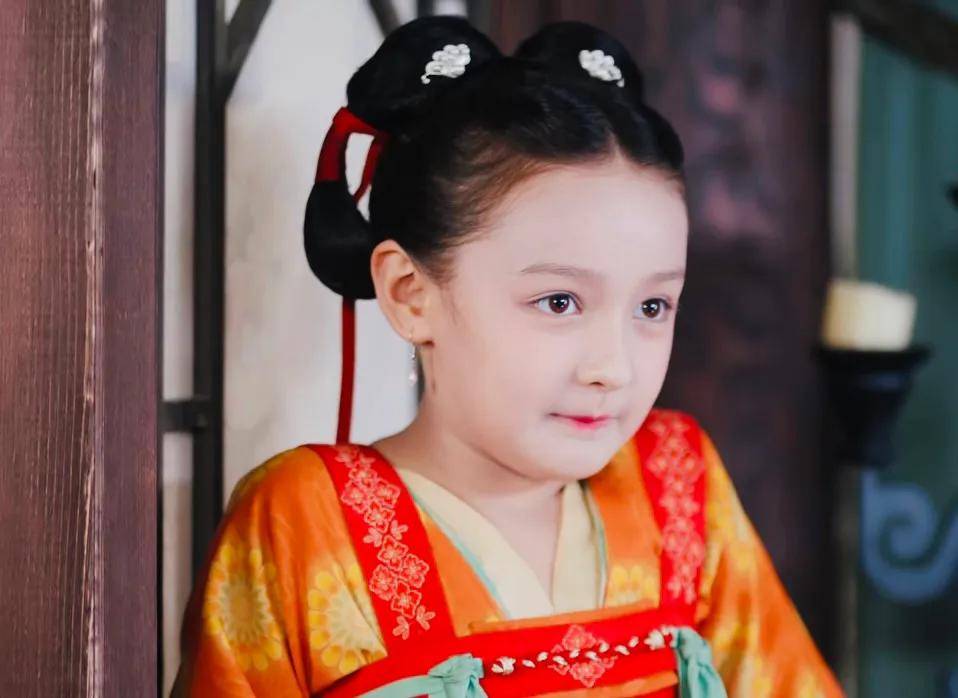 古力娜扎 麦迪娜,新疆美女承包了这部剧的颜值_琉璃_母亲_小时候