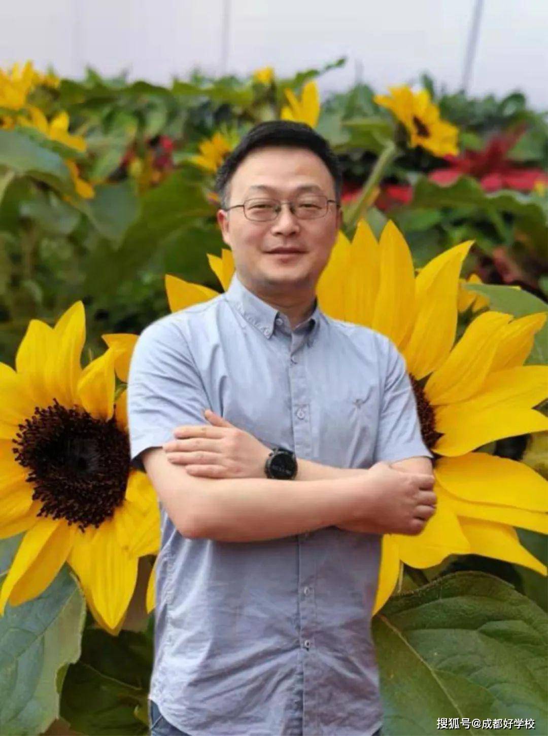 胡涛,毕业于西南师范大学汉语言文学教育专业,中小学语文高级教师,新