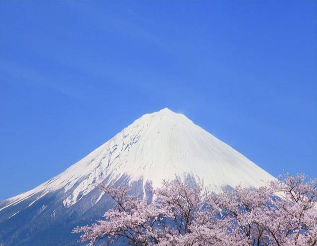 沉睡300年的富士山或爆发？2小时后东京将一片漆黑，我国有影响吗