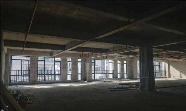 人和镇空港国际时尚小镇进驻企业最高免租3个月_产业_曹春喜_白云区