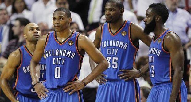 在面对热火三巨头的总决赛第一场比赛中,雷霆队出人意料的以105-94的