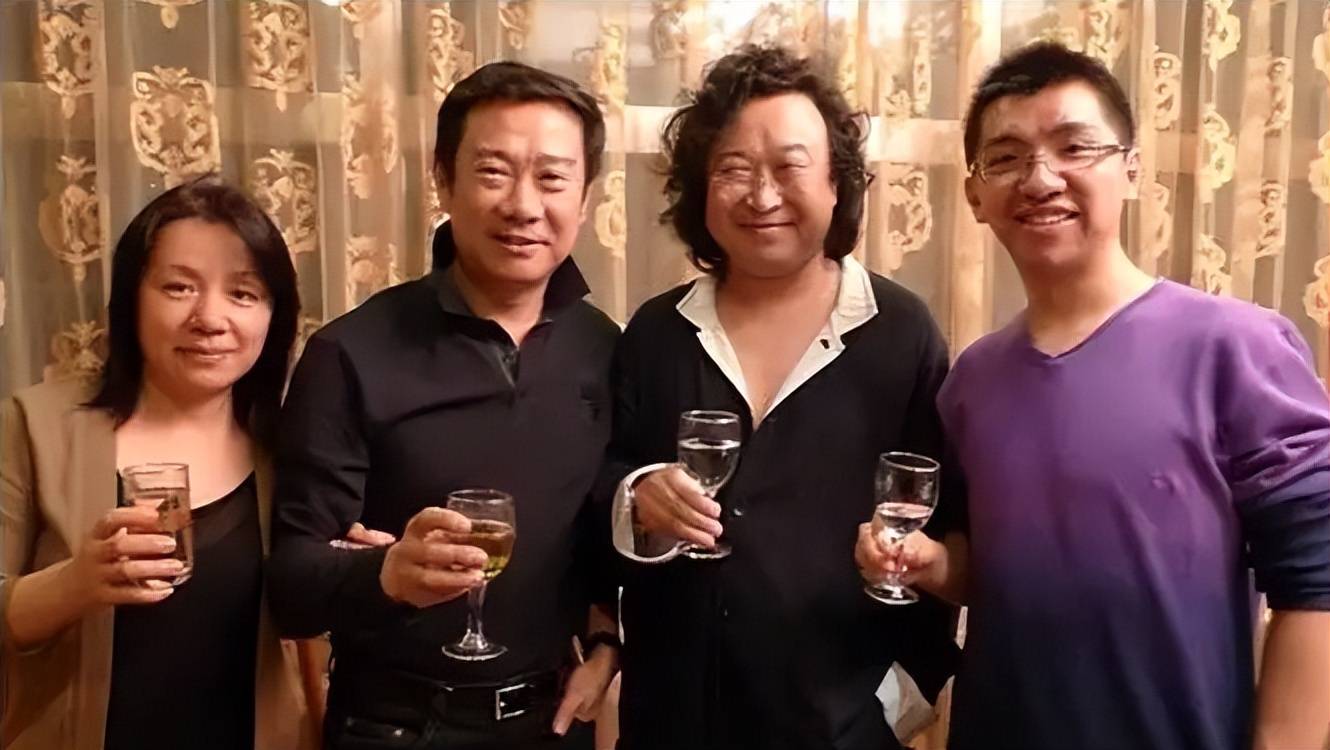央视主持赵保乐:娶普通女工妻子,婚后生一子,一家三口幸福甜蜜_王一舟