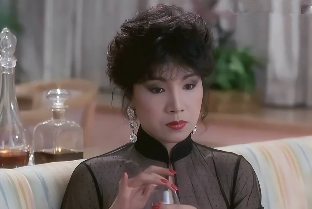 伤心的姚炜带着女儿的怒气离开了,也不要对方任何钱.