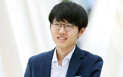 原创干净利落申真谞完胜希望之星向着冠军进军将与朴廷桓强强对决