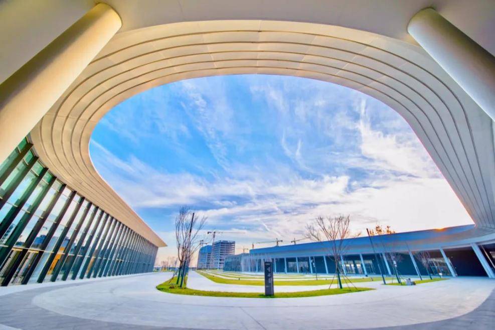 "一带一路"会展新地标:绿地国际会展西安临空会展中心开馆!