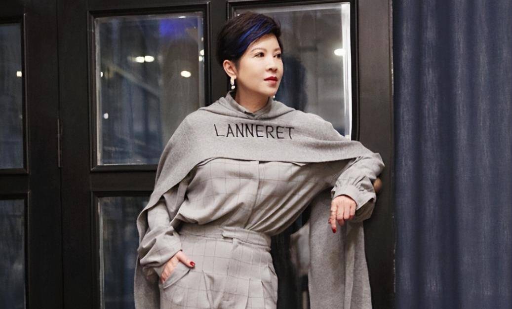 原创杭天琪与张泽民离婚24年他在病痛中生活她带着女儿再婚生一子